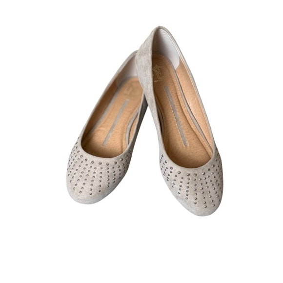 New Directions Tan Suede Studded Hutch Ballet Flats Size 6.5 Casual Neutral Work - Picture 1 of 10